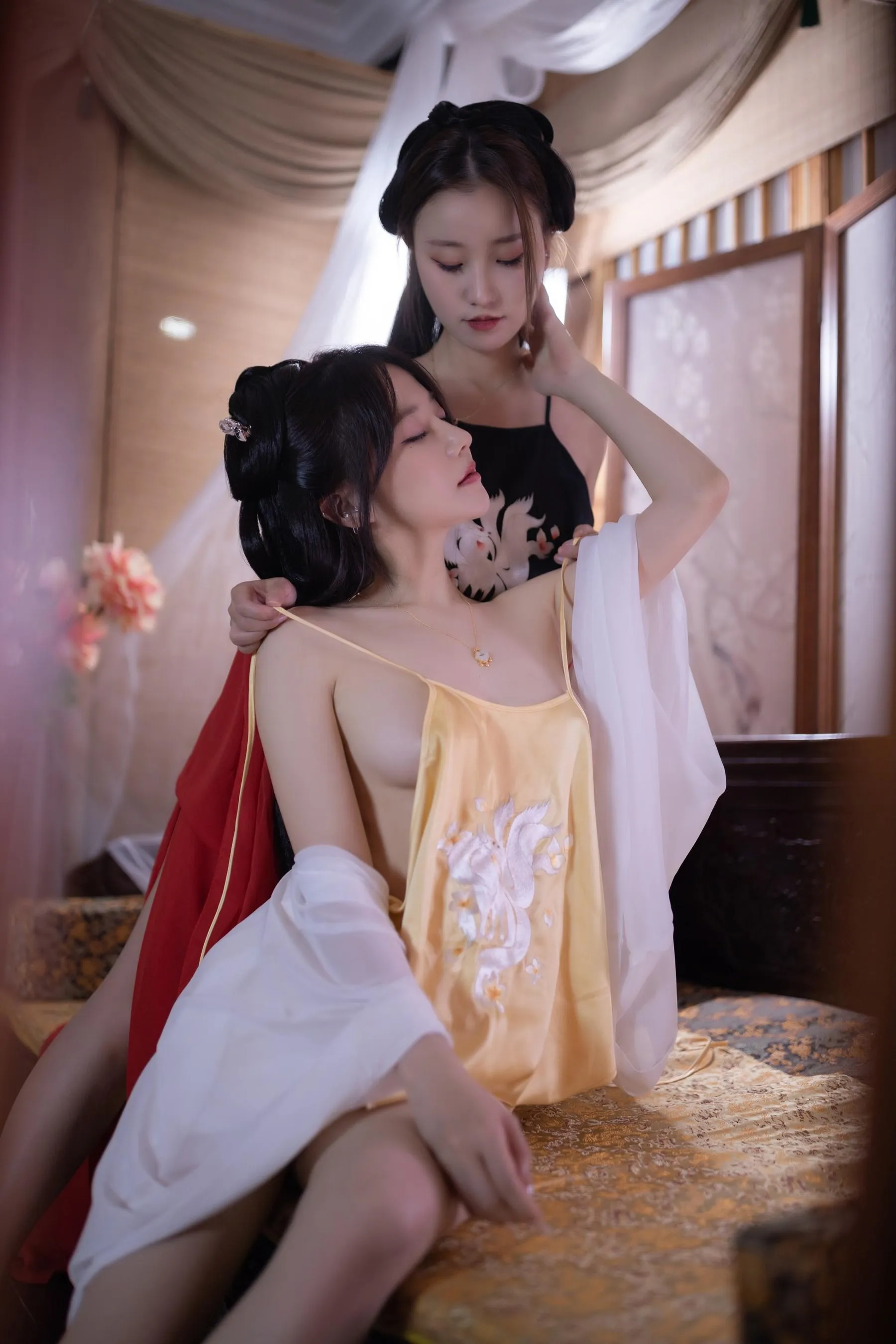 NO.0028 秀人名模鱼子酱Fish内部私购未上架《双女古装剧情》写真 [67P]插图5